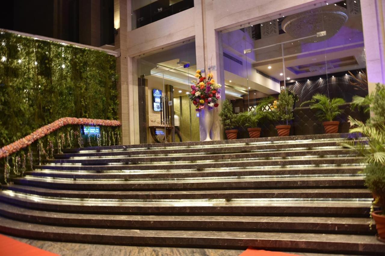 DNG The Grand Hotel Kanpur Exterior foto