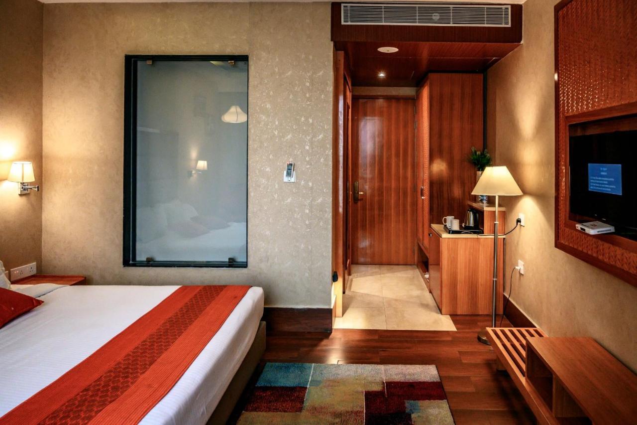 DNG The Grand Hotel Kanpur Exterior foto