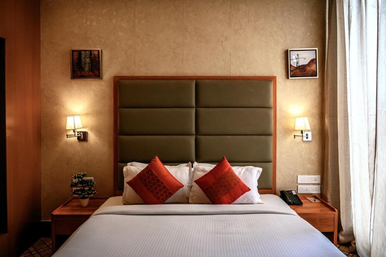 DNG The Grand Hotel Kanpur Exterior foto